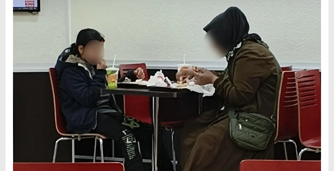 Ticaret Bakanlığı, İstanbul Tarabya'daki bir hamburger şubesinde maddi durumu iyi