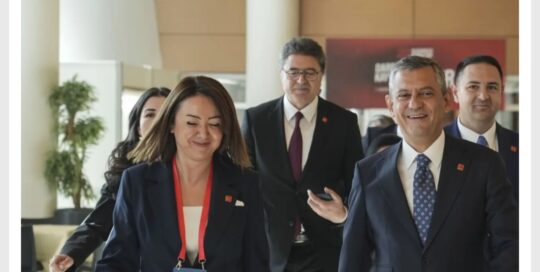 Yolsuzluk skandallarıyla çalkalanan CHP'den, ‘belediye başkanlarına dokunulmazlık' teklifi geldi. Genel