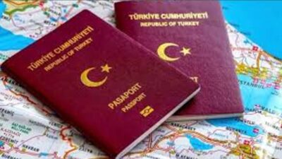 İstanbul'da düzenlenen operasyonda, sahte İsrail pasaportlarıyla İngiltere'ye gitmeye çalışan yabancı