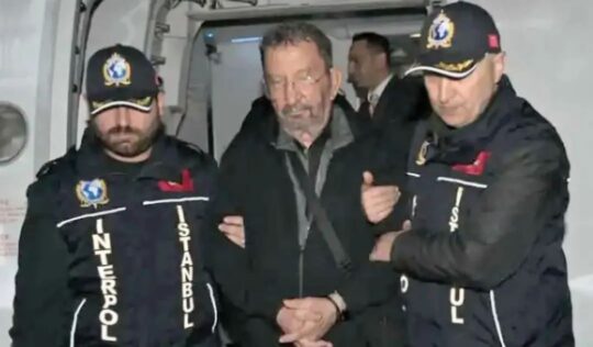 Depremde 40 kişinin yaşamını yitirdiği Sami Bey Apartmanı’nın firari müteahhidi
