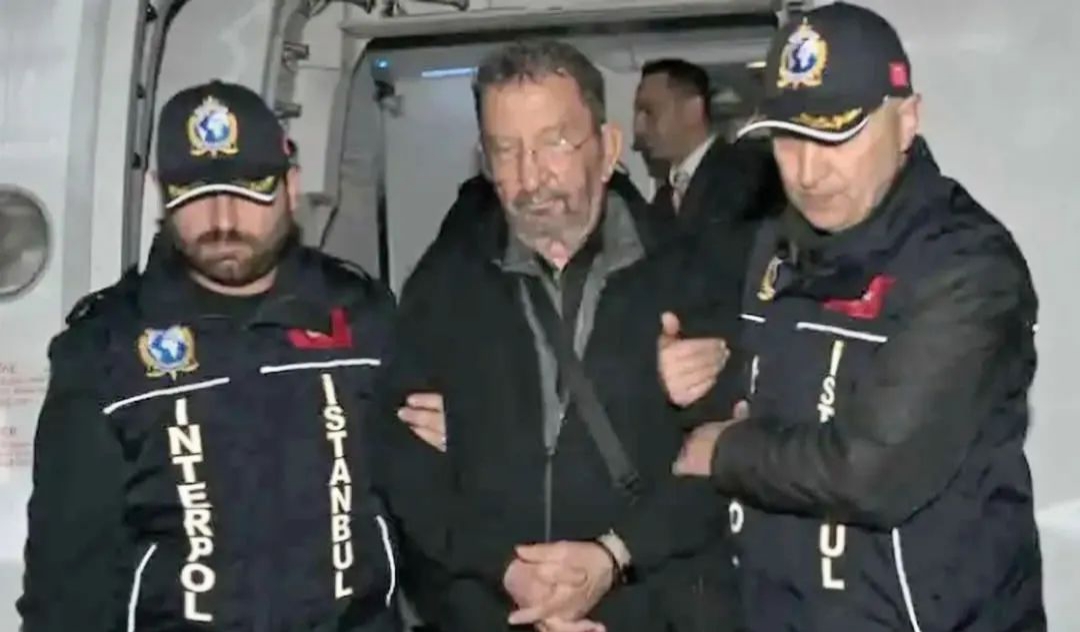 Depremde 40 kişinin yaşamını yitirdiği Sami Bey Apartmanı’nın firari müteahhidi