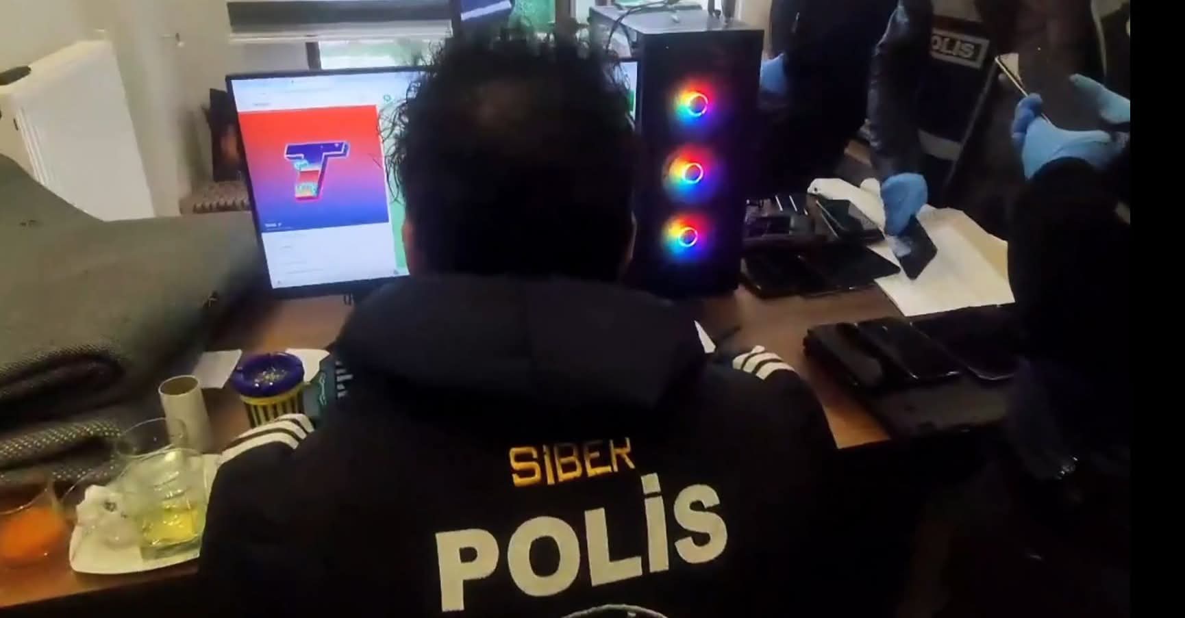 Diyarbakır merkezli 5 ilde düzenlenen siber suç operasyonunda, yasa dışı