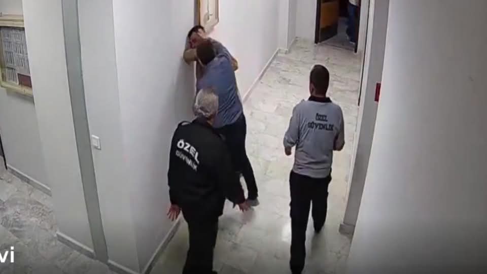 Eskişehir'in Sivrihisar ilçesinde, devlet hastanesinde personelini darp eden hastane müdürü