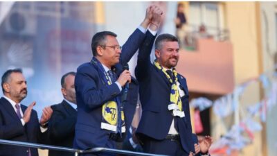 İzmir'in Buca Belediyesi'ne operasyon düzenlendi. CHP'li başkan Görkem Duman'ın da