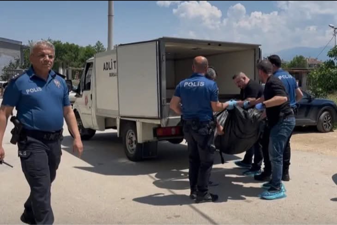 Bursa'nın Osmangazi ilçesinde yaşanan aile faciasında, 29 yaşındaki Müjde Güngür,