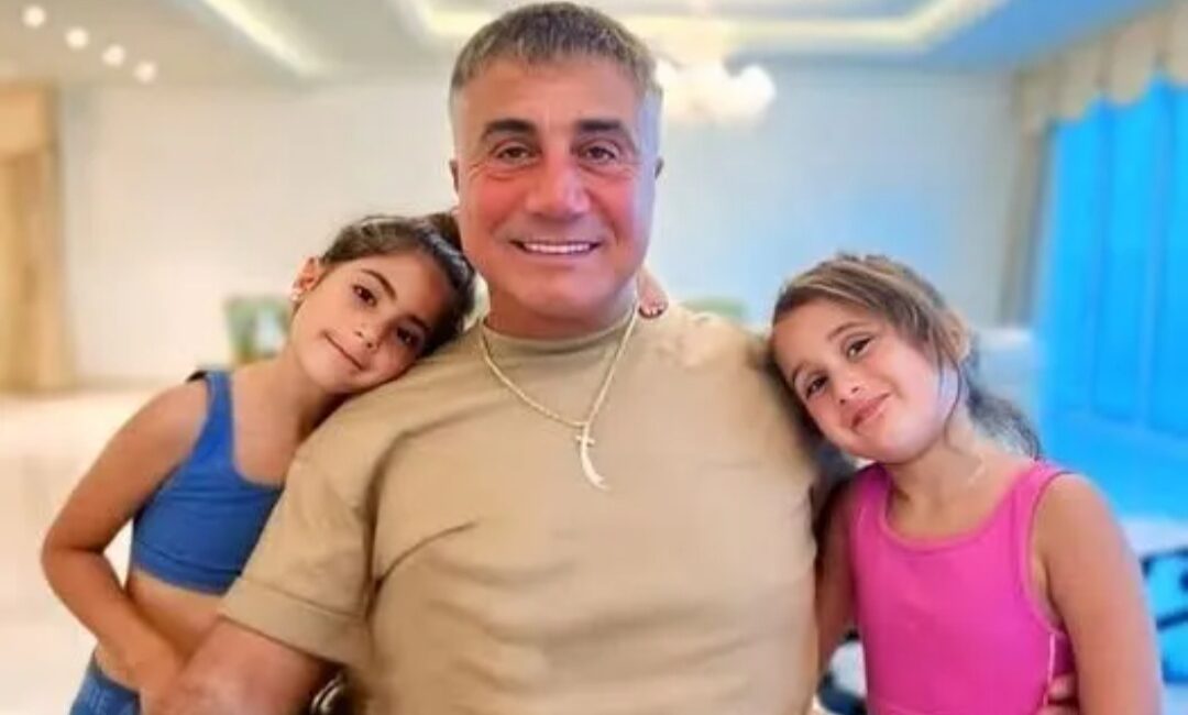 Sedat Peker’in eşi Özge Peker, Dubai’de kızları Mila ve Lina’nın