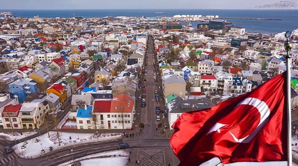 Uzmanlar, Türkiye'nin İzlanda'da ilk kez büyükelçilik açmasını değerlendirdi. Türkiye'nin bu