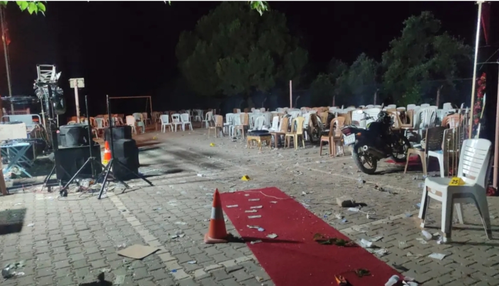 İzmir'in Ödemiş ilçesinde düzenlenen kına gecesinde pompalı tüfekle açılan ateş