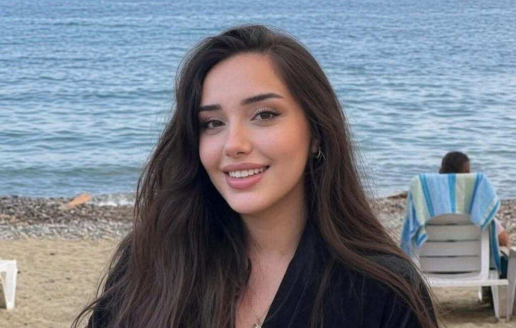 Muğla'nın Bodrum ilçesinde müvekkiline destek olmak için bir araya gelen