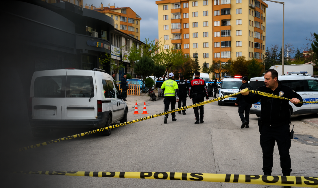 Konya'da kolonya imalatı yapan iki dünür arasındaki husumet kanlı bitti.