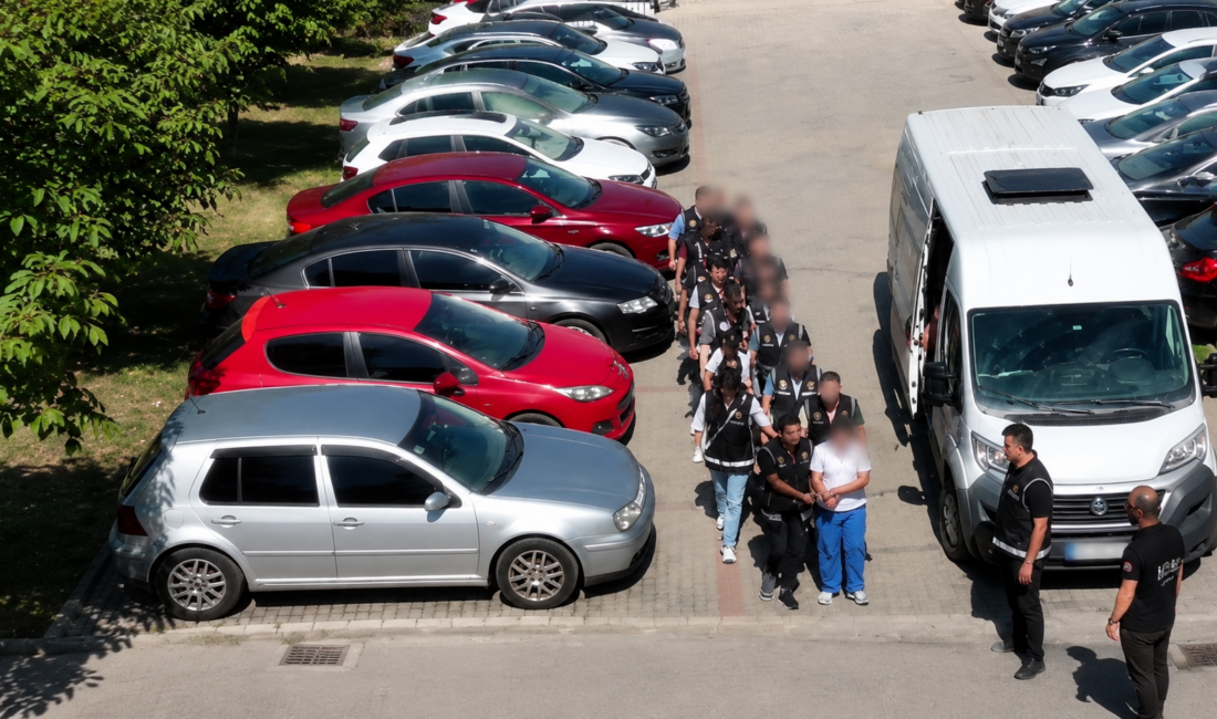 Kırklareli merkezli 12 ilde düzenlenen eş zamanlı operasyonda, 150 bin