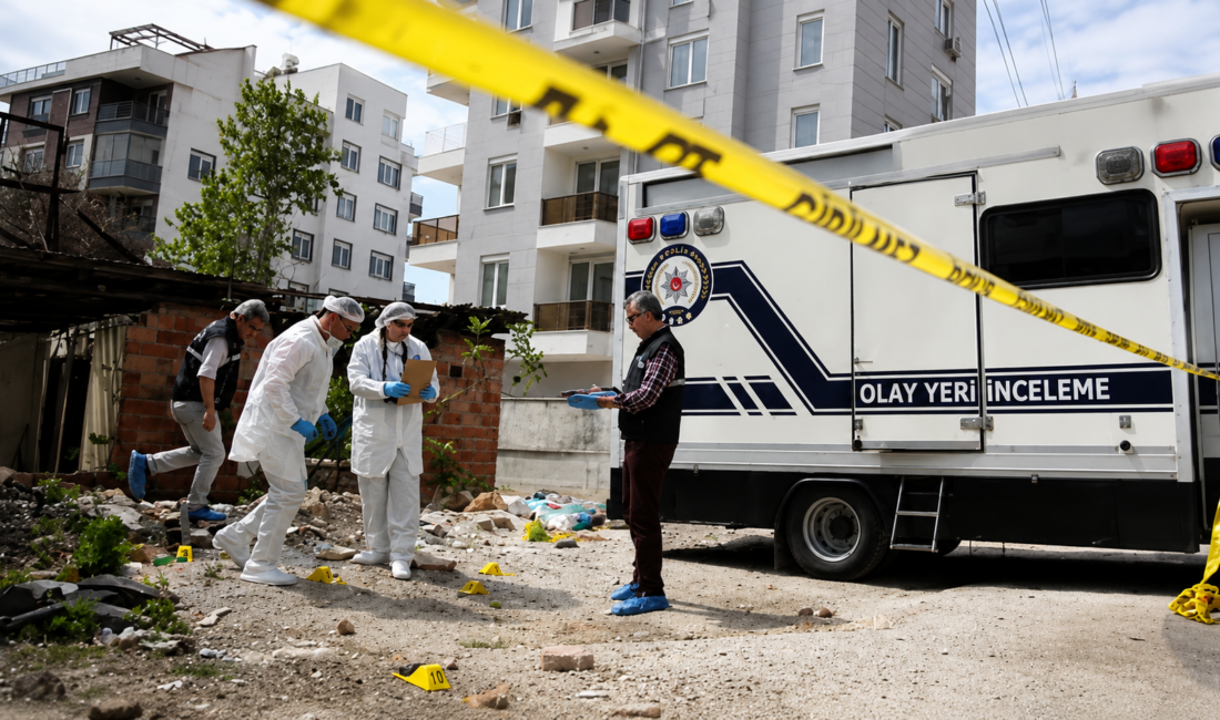 Diyarbakır'da, 16 yıl önce beraber kaçan Arif Uğurlu ve başkasıyla