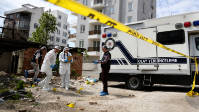 Diyarbakır'da, 16 yıl önce beraber kaçan Arif Uğurlu ve başkasıyla
