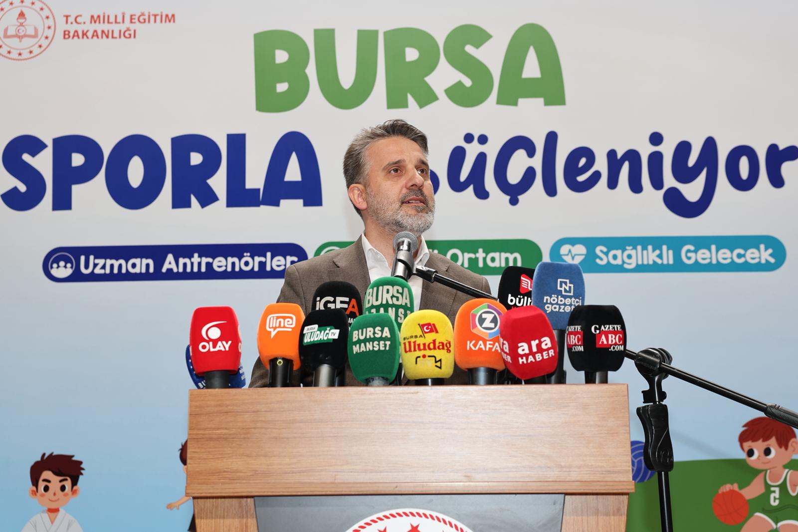 Bursa Büyükşehir Belediyesi öncülüğünde düzenlenen Yaz Spor Okulları ile 30