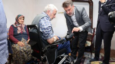 Bursa Büyükşehir Belediyesi Başkan Vekili Şahin Biba, Büyükorhan’da akülü sandalye