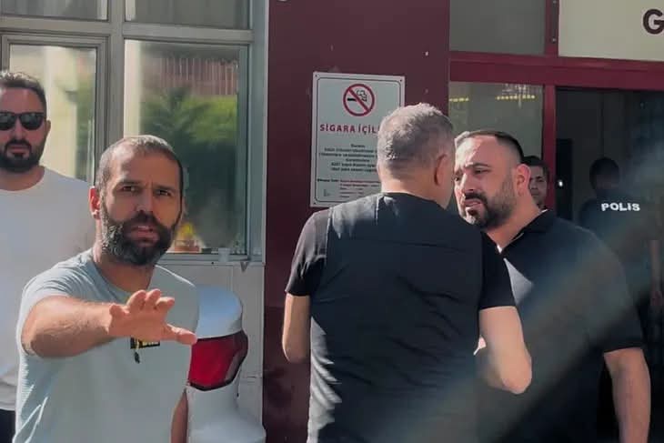 Ahbap Derneği’ne yönelik soruşturma kapsamında Bursa’da gözaltına alınan sanatçı Haluk