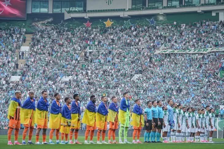 Bursaspor'un yeni sezon öncesindeki en önemli hazırlık maçında Shakhtar Donetsk