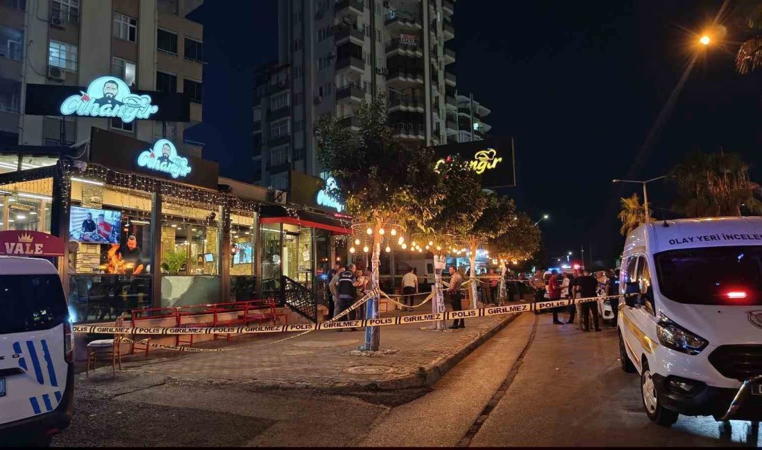 Adana’da motosikletle gelen 2 şüphelinin bir kebapçıya düzenlediği silahlı saldırıda,