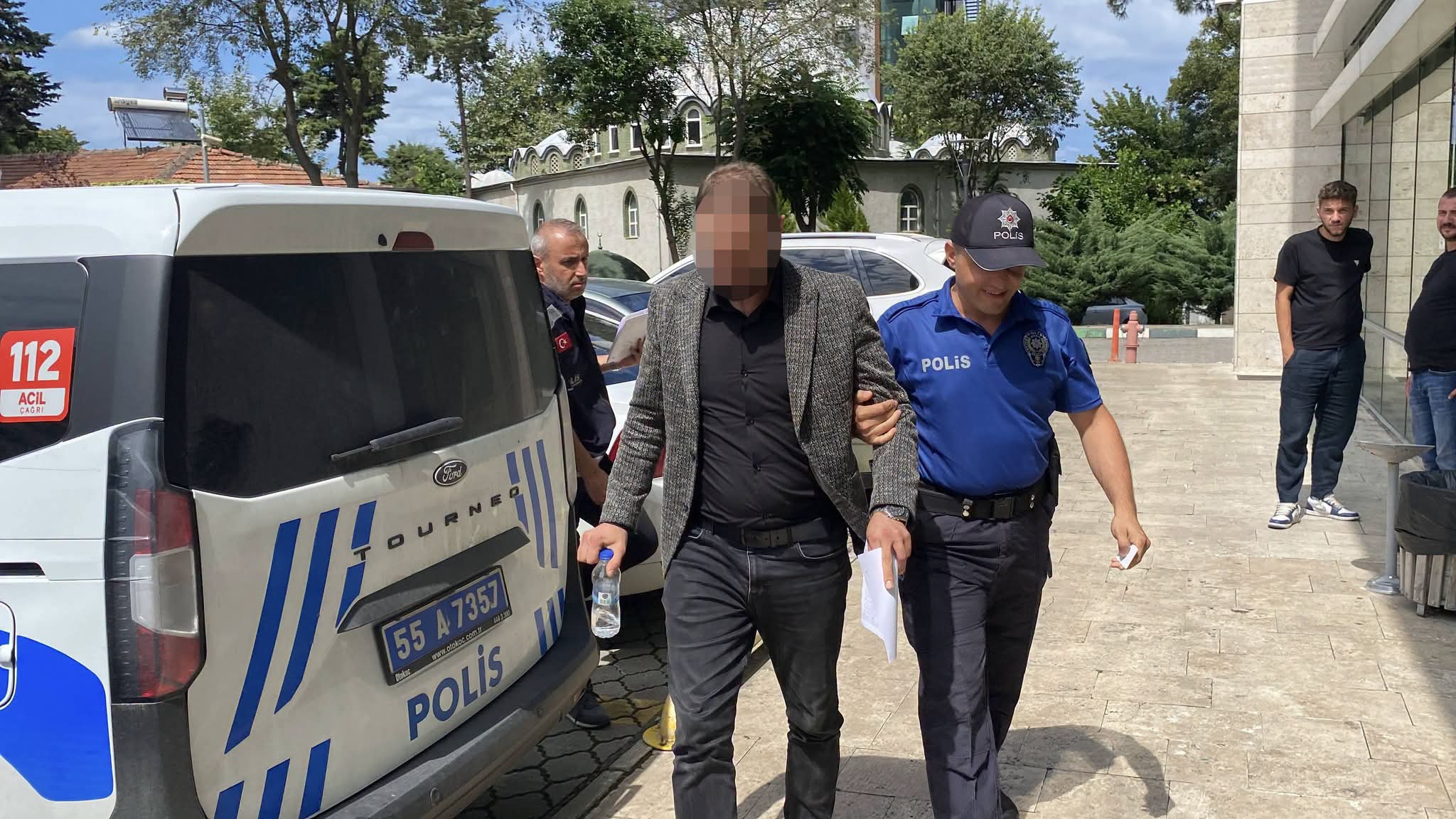 Samsun'un Atakum ilçesinde arkadaşlık teklifini reddettiği öne sürülen kadını darbettiği