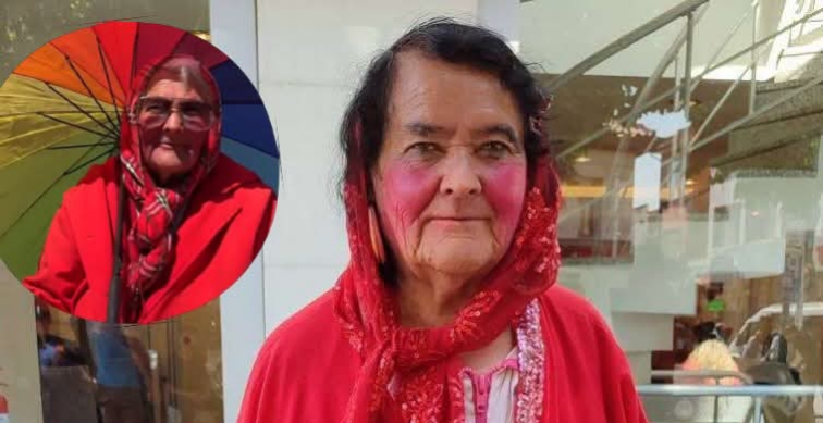15 yaşındayken çocukluk aşkı olan öğretmeni ile evlendi.