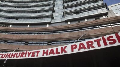 CHP Sözcüsü Müslim Sarı, partisinden 8 il başkanın daha görevden