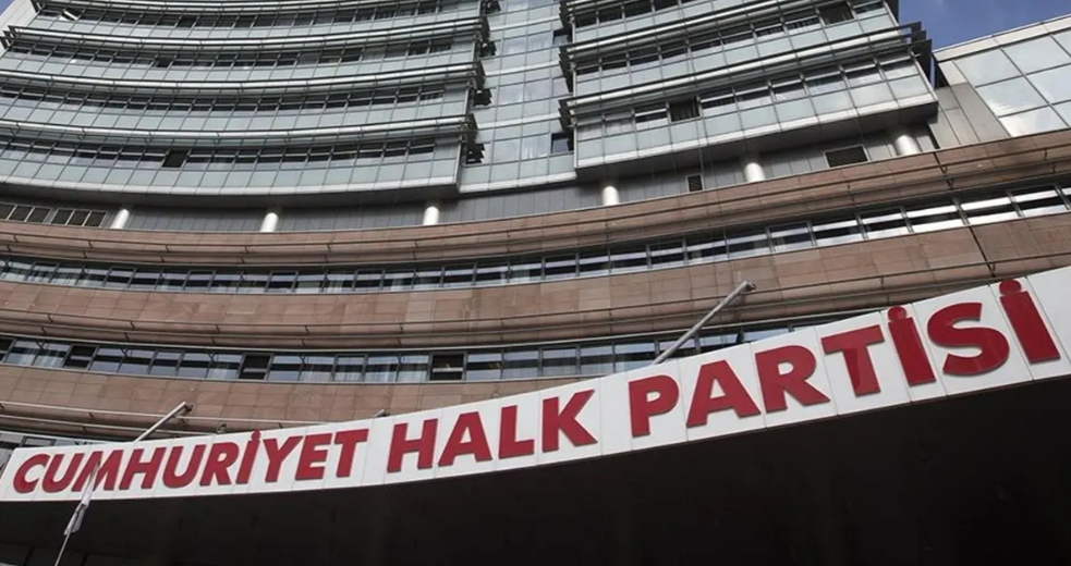 CHP Sözcüsü Müslim Sarı, partisinden 8 il başkanın daha görevden