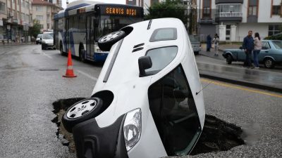 Balkanlar üzerinden gelen serin ve yağışlı havanın etkisiyle İstanbul ve