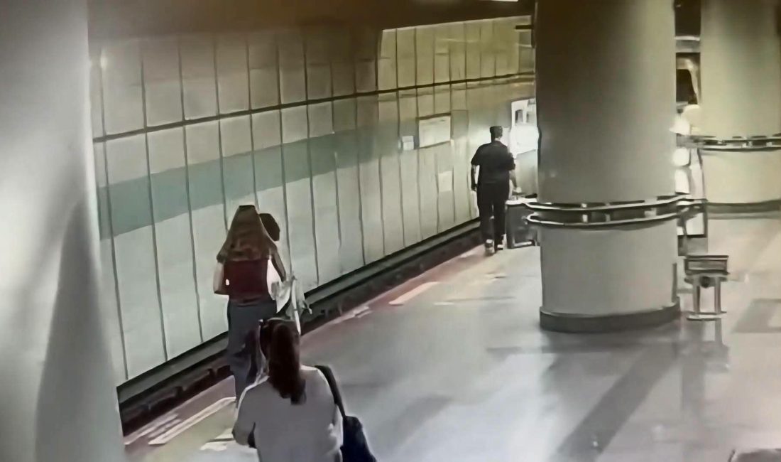 Şişli Gayrettepe Metro İstasyonu’nda doğuştan görme engelli 25 yaşındaki Enes
