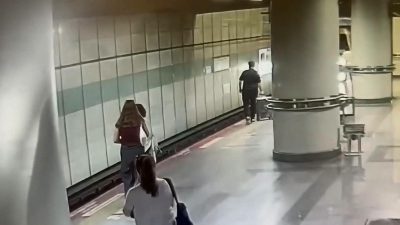 Şişli Gayrettepe Metro İstasyonu’nda doğuştan görme engelli 25 yaşındaki Enes