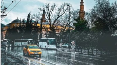 Kentte hafta ortasında 33-34 dereceye kadar yükselmesi beklenen sıcaklıkların cuma