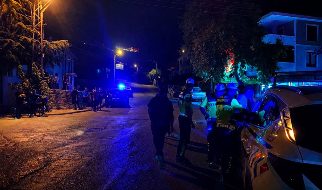 Bursa'nın İznik ilçesinde iki motosikletin kafa kafaya çarpıştığı kazada, motosikleti