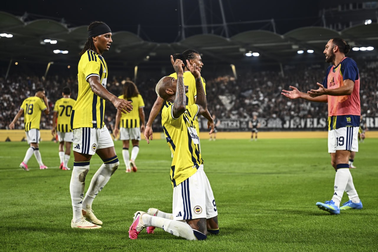 Fenerbahçe, UEFA Şampiyonlar Ligi 3. eleme turu rövanş maçında deplasmanda