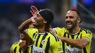 UEFA Şampiyonlar Ligi play-off turunda temsilcimiz Fenerbahçe, 1-1 biten ilk
