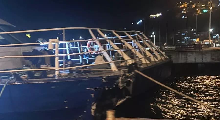 İstanbul’dan Mudanya’ya gelen İDO deniz otobüsü, iskeleye yanaştığı sırada çarpma