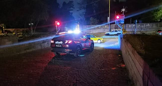 Başakşehir’de boş arazide, Fatih’te ise surların bulunduğu bölgede iki kişinin
