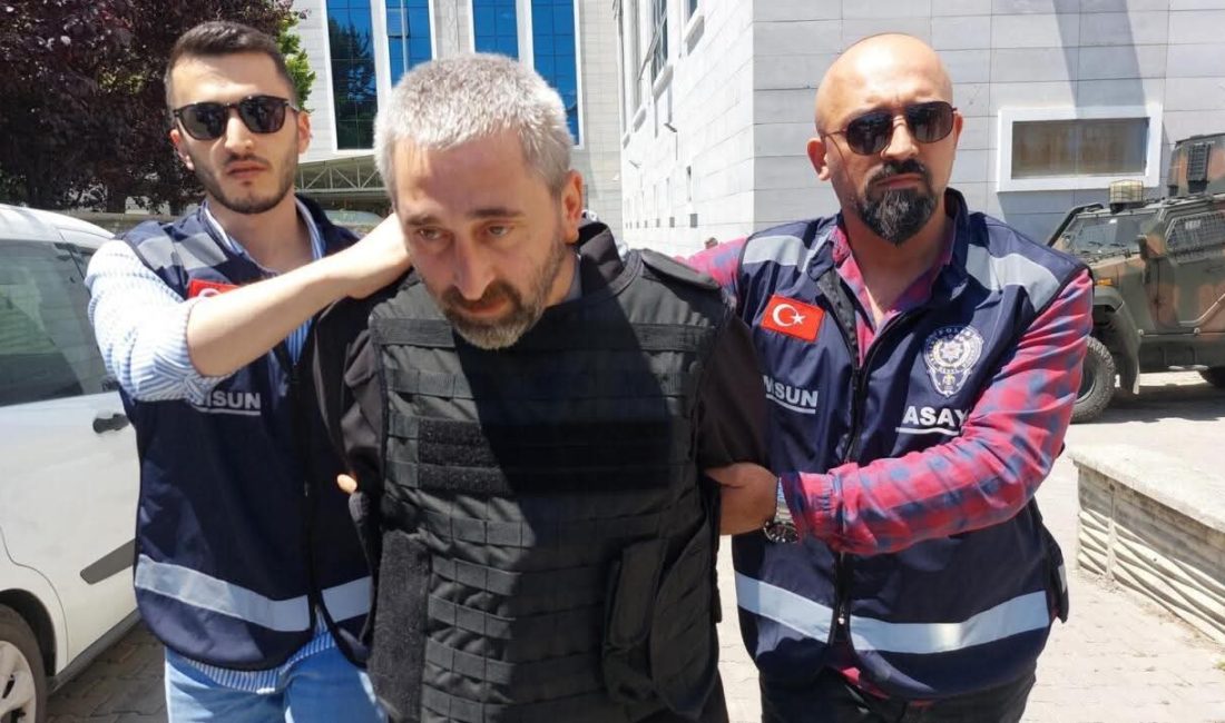 Samsun’un İlkadım ilçesinde berberde tıraş olan kardeşi Barış Kol’u silahla
