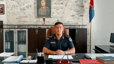 Jandarma Yüzbaşı Fahrettin Özçoban Orhangazi’ye atanırken, İlçe Jandarma Komutanlığı görevini