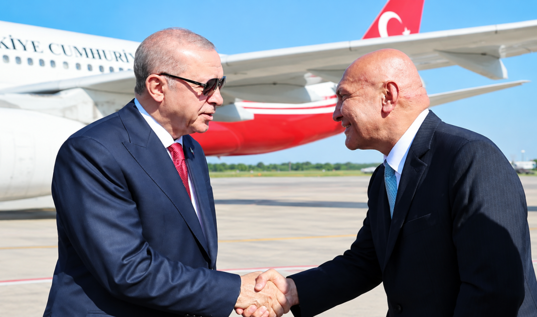 Samsunspor Başkanı Yüksel Yıldırım, Cumhurbaşkanı Recep Tayyip Erdoğan ile havaalanında