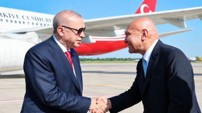 Samsunspor Başkanı Yüksel Yıldırım, Cumhurbaşkanı Recep Tayyip Erdoğan ile havaalanında