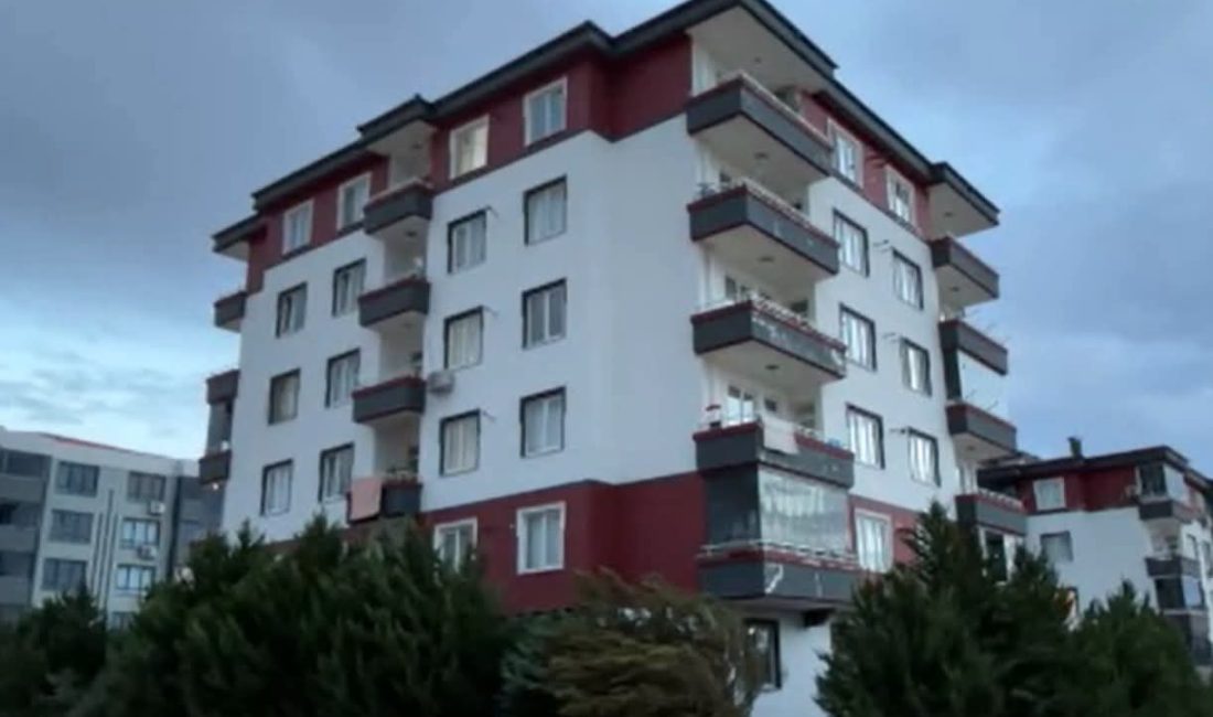 Şahinbey’de 2. kattaki evlerinin penceresinden düşen anne, baba ve 5