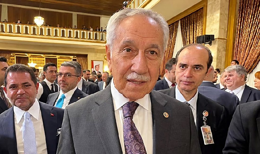 Ak Parti’nin kurucu isimlerinden Bülent Arınç, fon soruşturmasına ilişkin dikkat