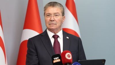 Ünal Üstel, Kıbrıs Türk halkının tehditlerden korkmayacağını belirterek KKTC’nin egemenliğinden,