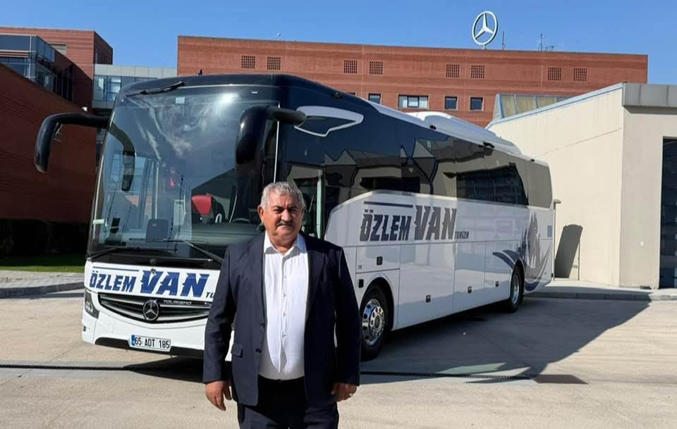HESKA Motorlu Araçlar, Özlem Van Turizm’e Mercedes-Benz Tourismo otobüs teslimatı