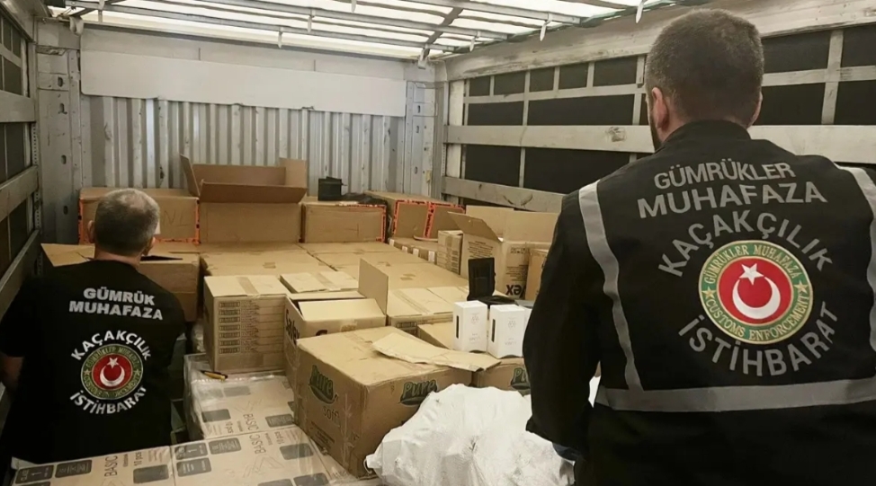 Ticaret Bakanlığı, İstanbul'da gerçekleştirilen iki ayrı operasyonda 310 milyon 579